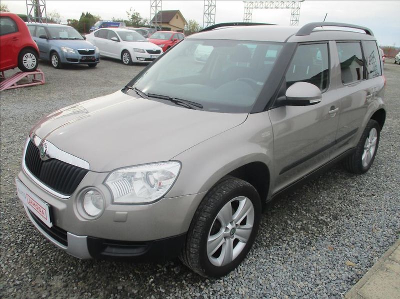 Škoda Yeti 1,4 TSI, servis, xenon, 1.maj, - fotka 3 z 30