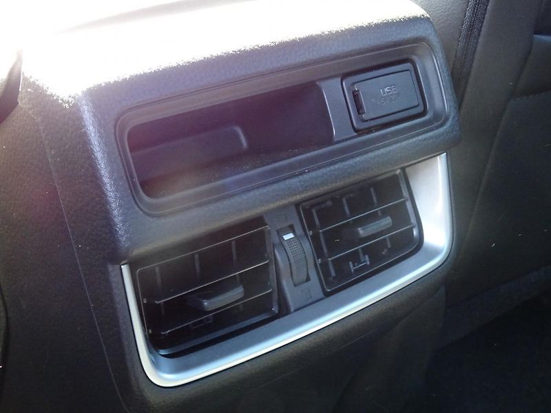 Isuzu D-Max V-Cross 1.9L 163K 4x4 6st. A/T - fotka 16 z 50