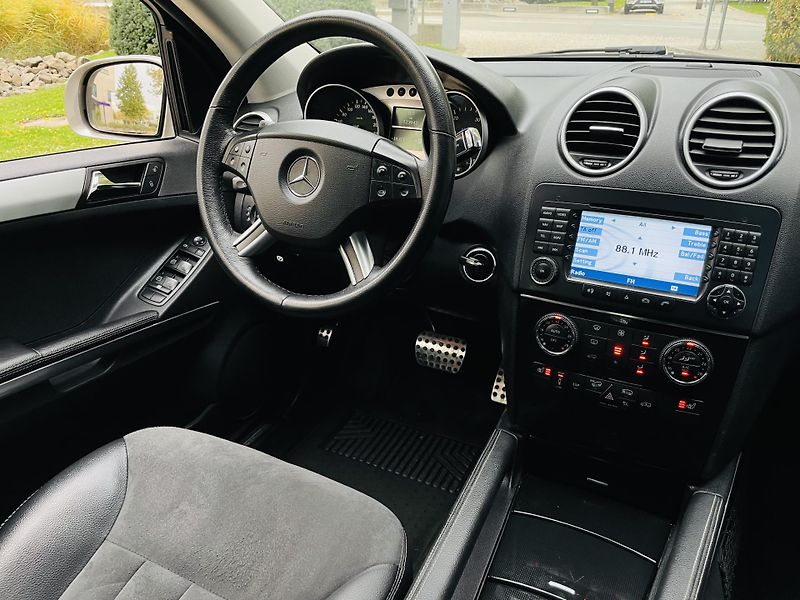 Mercedes-Benz Třídy M 320CDI 165KW 4MATIC TAŽNÉ 3500 - fotka 23 z 42