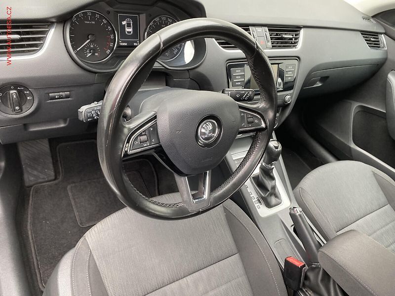 Škoda Octavia (2016) 1.6 TDi, ČR, Style, DSG - fotka 12 z 17