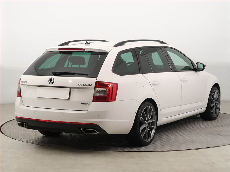 Škoda Octavia (2015) RS 2.0 TDI, Automat, Kůže - fotka 5 z 13