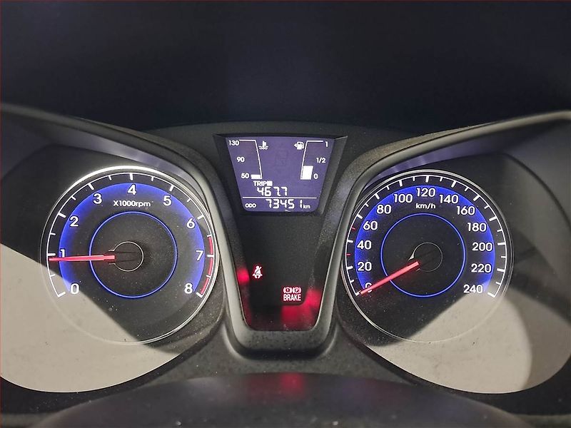 Hyundai ix20 (2013) 1.4 CVVT, ČR,1.maj - fotka 11 z 17