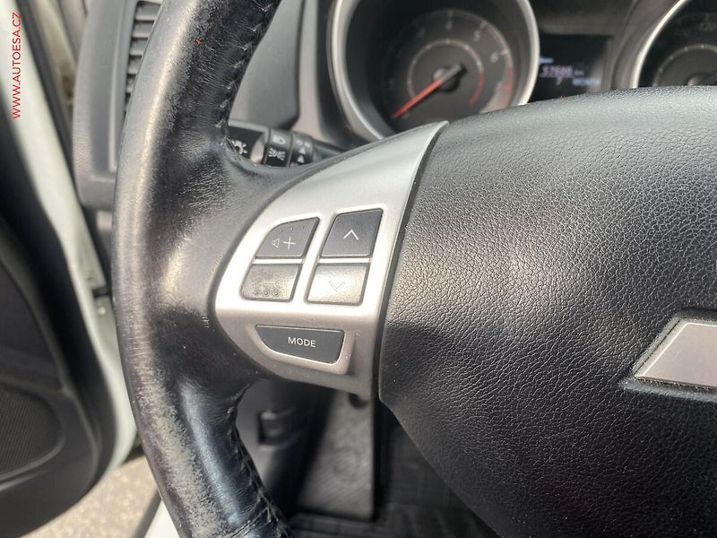 Mitsubishi ASX (2011) 1.6i, ČR, AC, temp - fotka 12 z 20