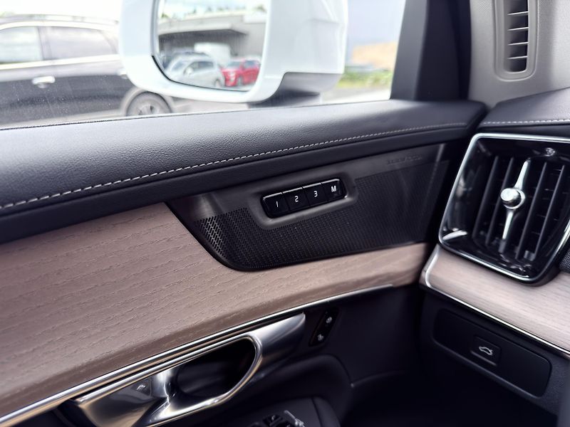 Volvo XC90 B5 AWD PLUS BRIGHT // 7M +kola - fotka 24 z 52