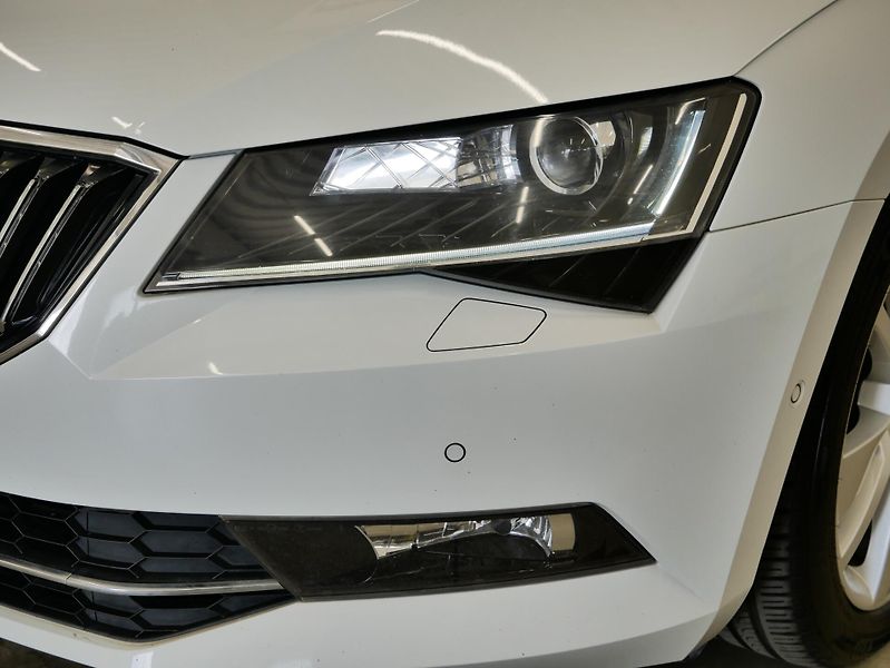 Škoda Superb - fotka 9 z 29