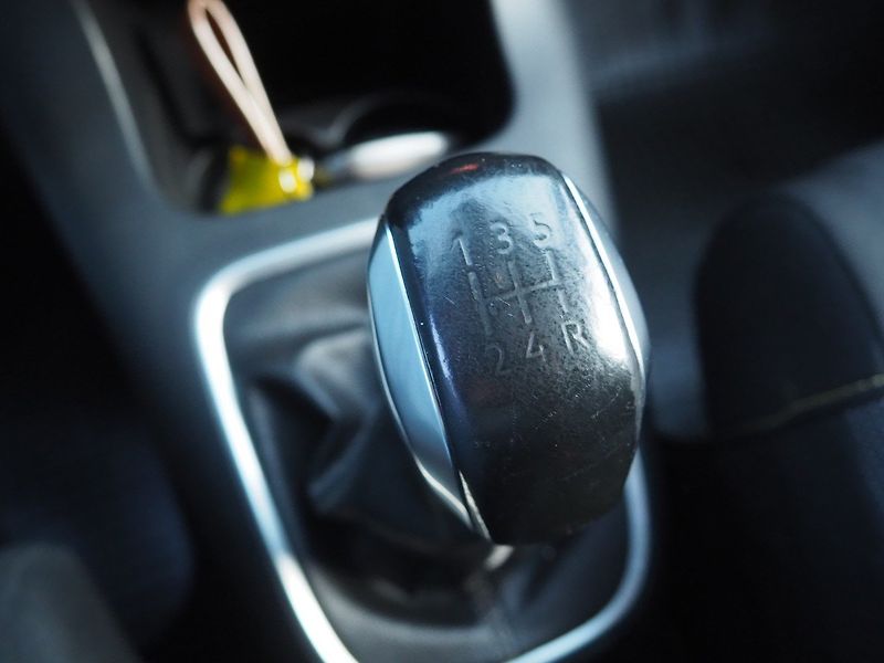 Citroën C3 (2017) 1.2 PureTech, Tažné - fotka 32 z 34