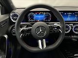 Mercedes-Benz Třídy A 220d sedan AMG Line Night - náhled 10