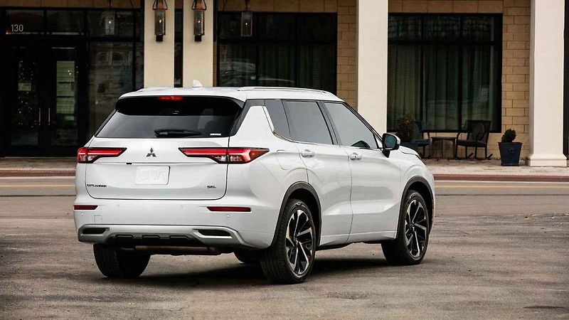 Mitsubihshi Outlander nové generace vstupuje na český trh.