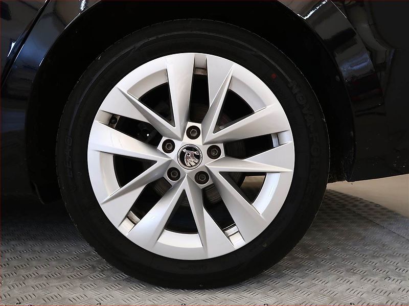 Škoda Octavia (2022) 1.5 TSI e-tec - fotka 15 z 19