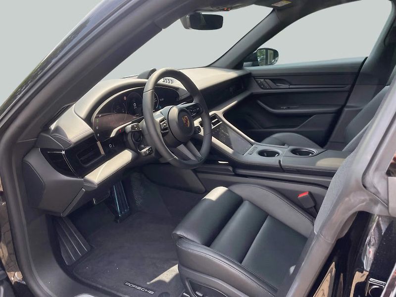 Porsche Taycan Sport Turismo HuD Pano InnoDri - fotka 10 z 26