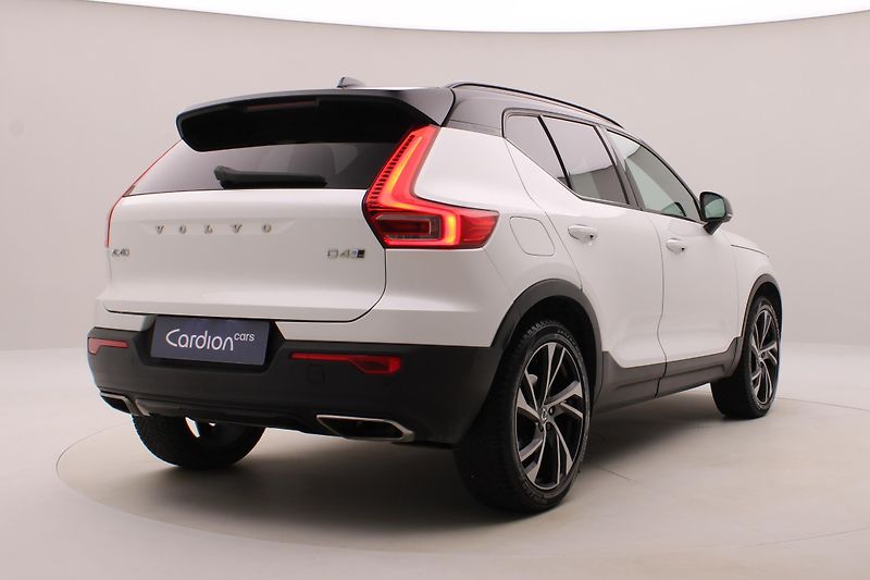 Volvo XC40 D4 AWD R-DESIGN AUT  - fotka 12 z 45