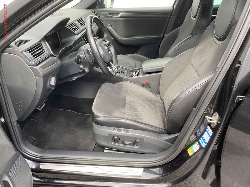 Škoda Superb (2023) 2.0 TSi, ČR, SportLine, DSG - fotka 9 z 23