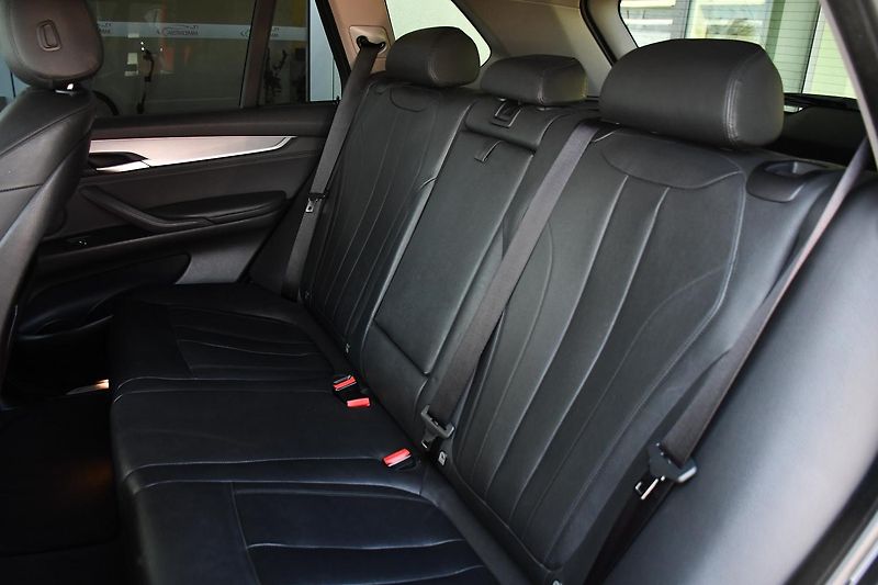 BMW X5 xDrive30d NAVI KŮŽE KAMERA - fotka 20 z 39
