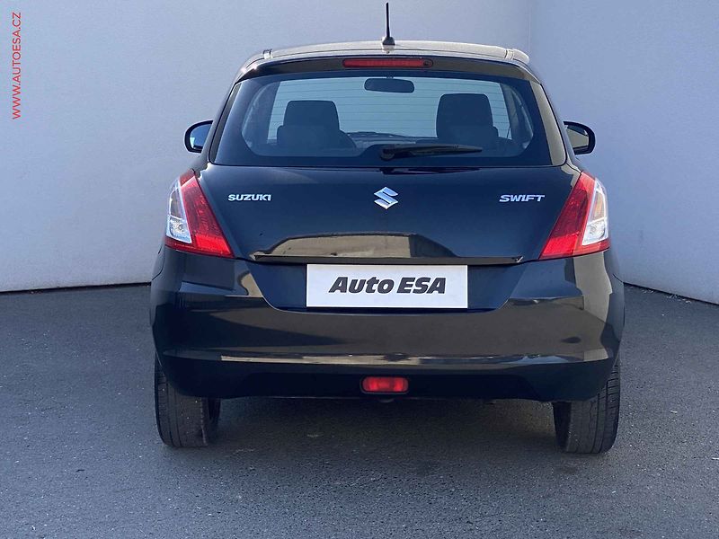 Suzuki Swift (2015) 1.2 VVT, Klima - fotka 5 z 15