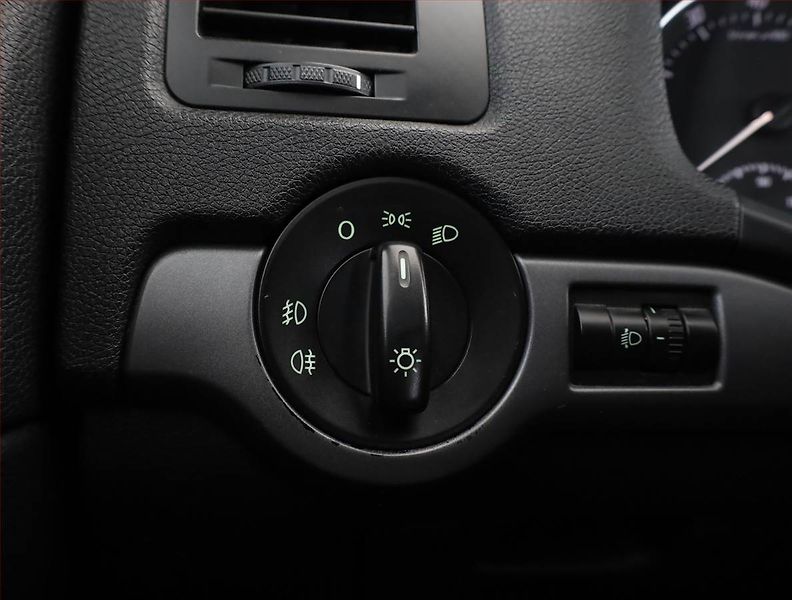 Škoda Octavia (2010) 1.6, po STK, rezervace - fotka 13 z 16