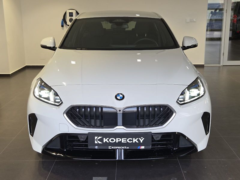 BMW Řada 1 (2024) 120i M Sport - fotka 2 z 16