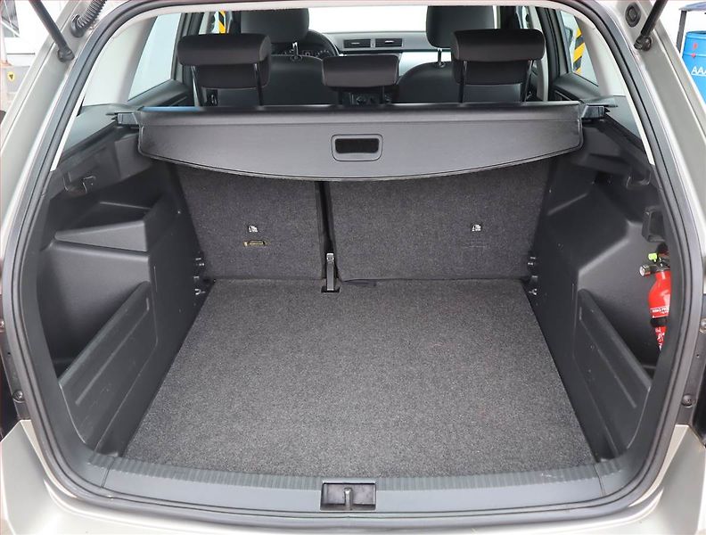Škoda Fabia (2015) 1.2 TSI - fotka 13 z 16