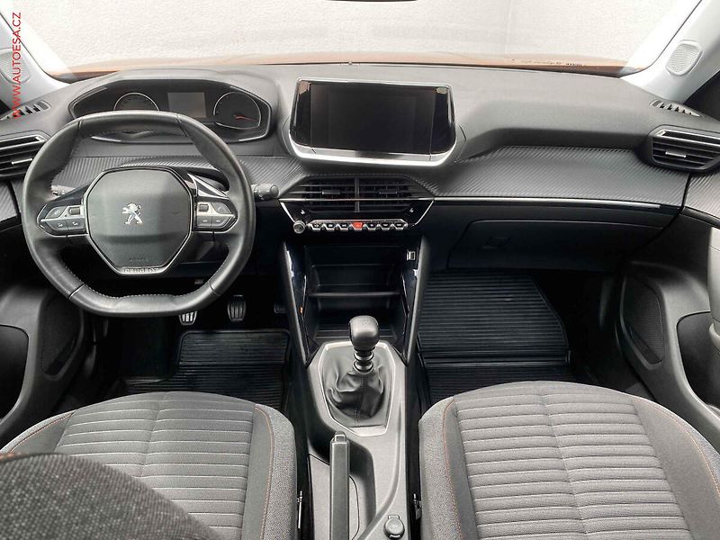 Peugeot 2008 (2021) 1.2 PT, 1.maj,ČR, Active, LED - fotka 8 z 17