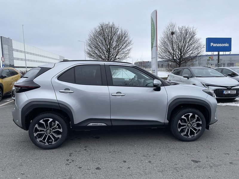 Toyota Yaris Cross 1.5 Hybrid 130k ODBĚR IHNED - fotka 2 z 29