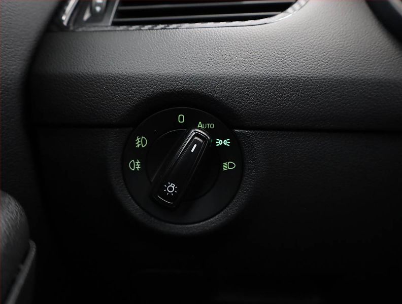 Škoda Octavia (2015) 2.0 TDI 4x4, 4X4, Serv.kniha - fotka 15 z 19
