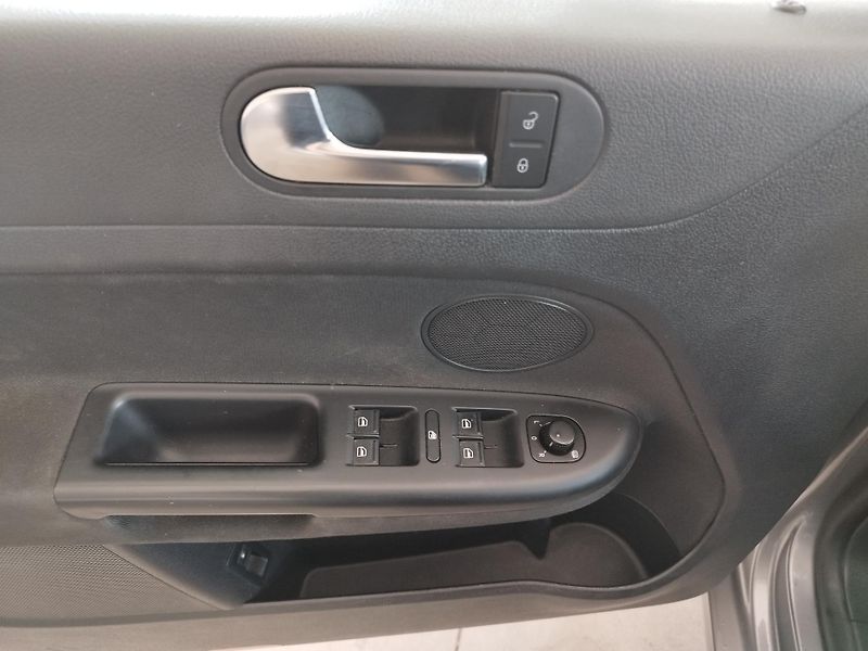 Volkswagen Golf Plus (2010) 1,6TDI,77KW,AUT.KLIMA,ALU KOLA - fotka 18 z 25