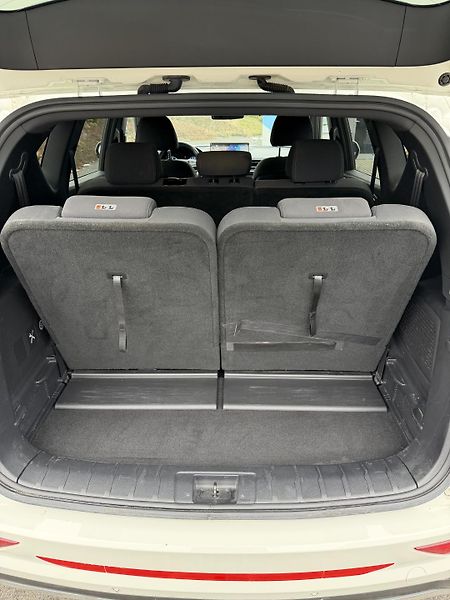 SsangYong Rexton 2,2D 148kW 4x4 7míst  závěs  - fotka 18 z 18