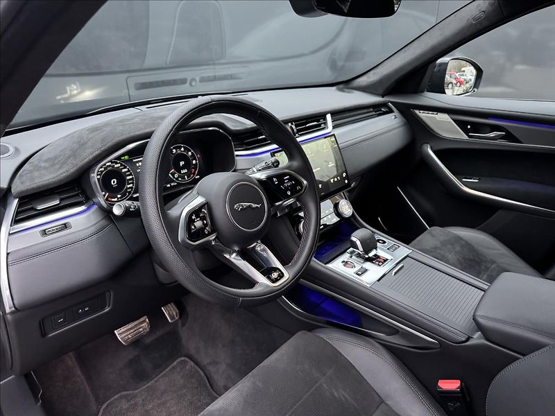 Jaguar F-Pace 5,0 P550 SVR AWD ZÁRUKA - fotka 10 z 36