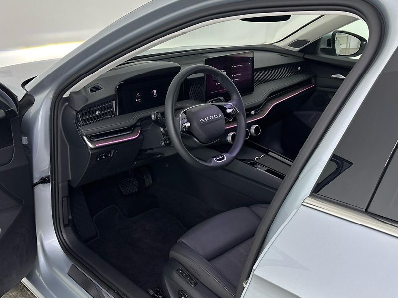 Škoda Superb L&K 4x4 DSG - fotka 6 z 30