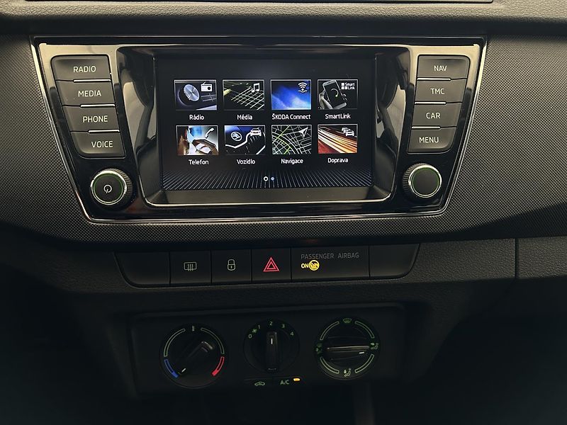 Škoda Fabia 1.0 TSI Ambition - fotka 8 z 21