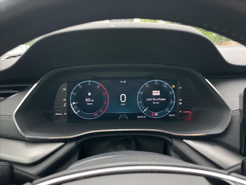 Škoda Octavia 2,0 TDI Combi Ambition Plus - fotka 9 z 23