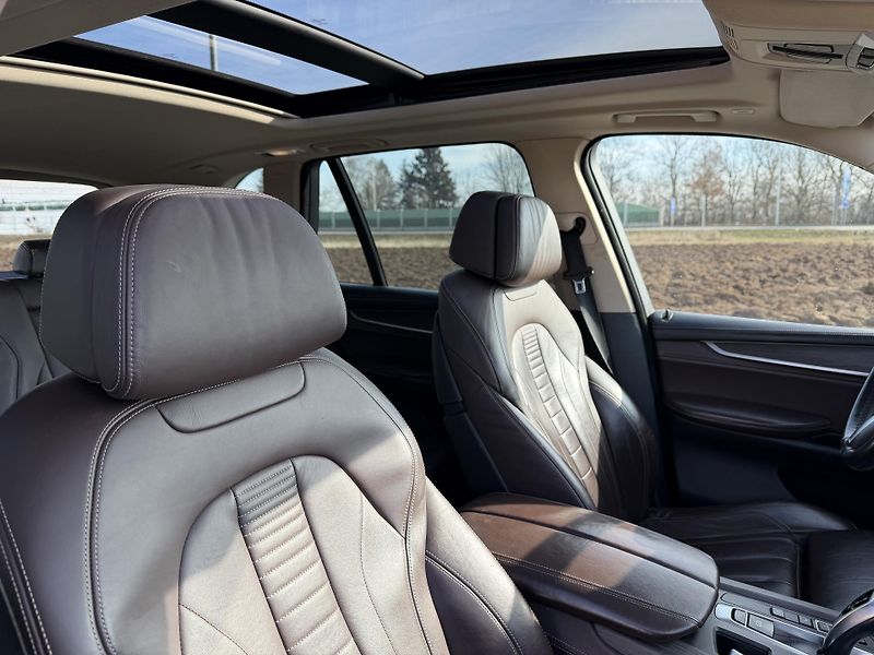 BMW X5 40D LED PANORAMA ROZVODY - fotka 35 z 39