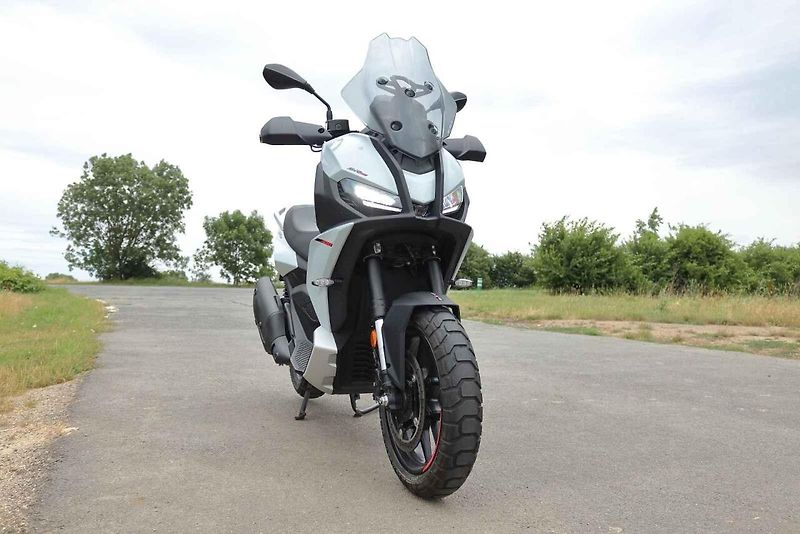 Aprilia SR GT400 se pokusí navázat na úspěch stopětadvacítky. Všechno nasvědčuje tomu, že se jí to podaří.