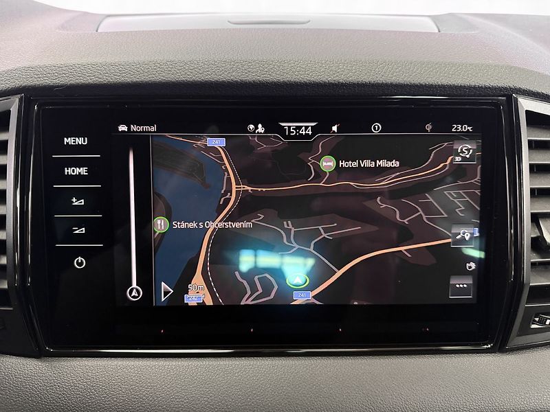 Škoda Karoq 1.5TSI DSG SPORTLINE EXCLUSIVE - fotka 14 z 26