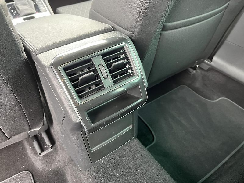 Škoda Superb Business 2.0 TDI 110 kW DSG Co - fotka 19 z 21
