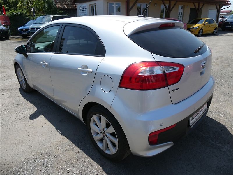 Kia Rio 1,2 i 62kW serviska, NAVI - fotka 7 z 44
