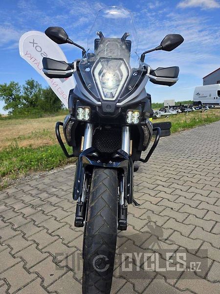 QJ Motor (2025) SRT 600 SX - fotka 9 z 16