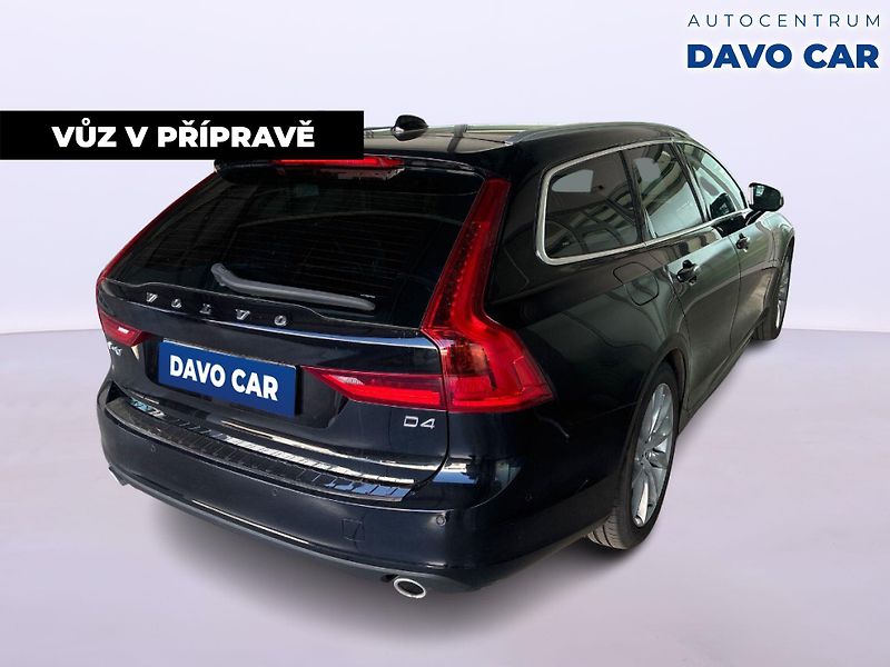 Volvo V90 2,0 D4 140kW Drive-E Momentum - fotka 5 z 29