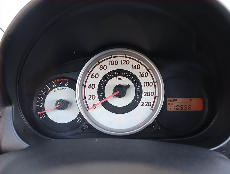 Mazda 2 (2009) 1.3 i, Park. senzory - fotka 11 z 16