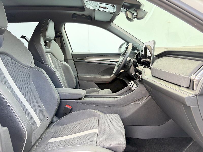 Škoda Kodiaq (2025) DSG 1.5 TSI / iV 150kW / SPORT - fotka 10 z 35