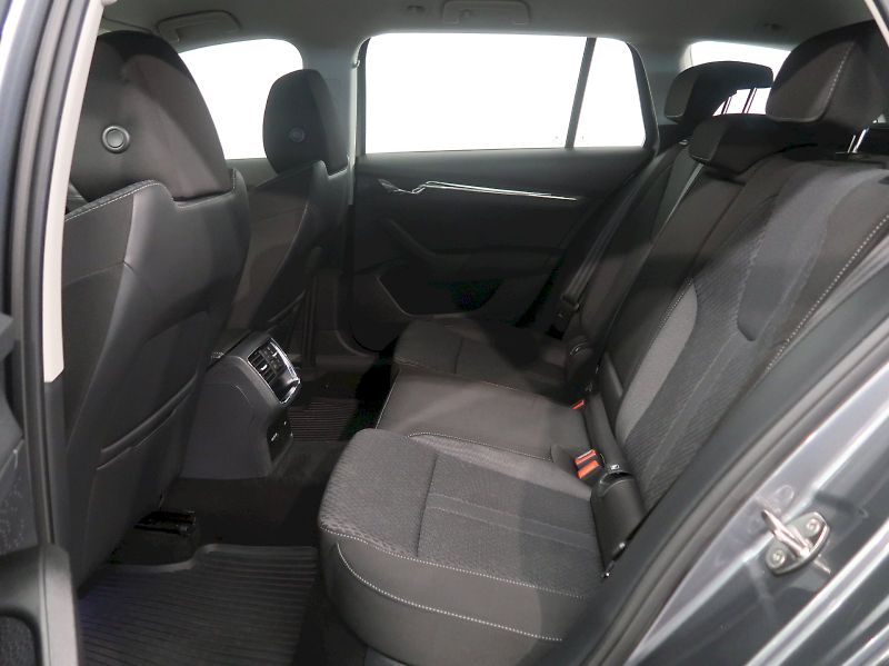 Škoda Octavia (2023) iV STYLE 1.4TSI 110KW DSG NAVI - fotka 15 z 41