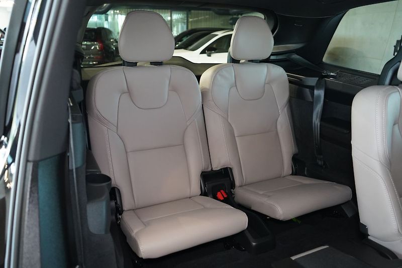 Volvo XC90 T8 PLUS Dark, Ventilace, 360° - fotka 48 z 50