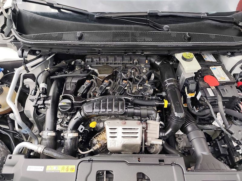Peugeot 308 (2015) - fotka 14 z 40
