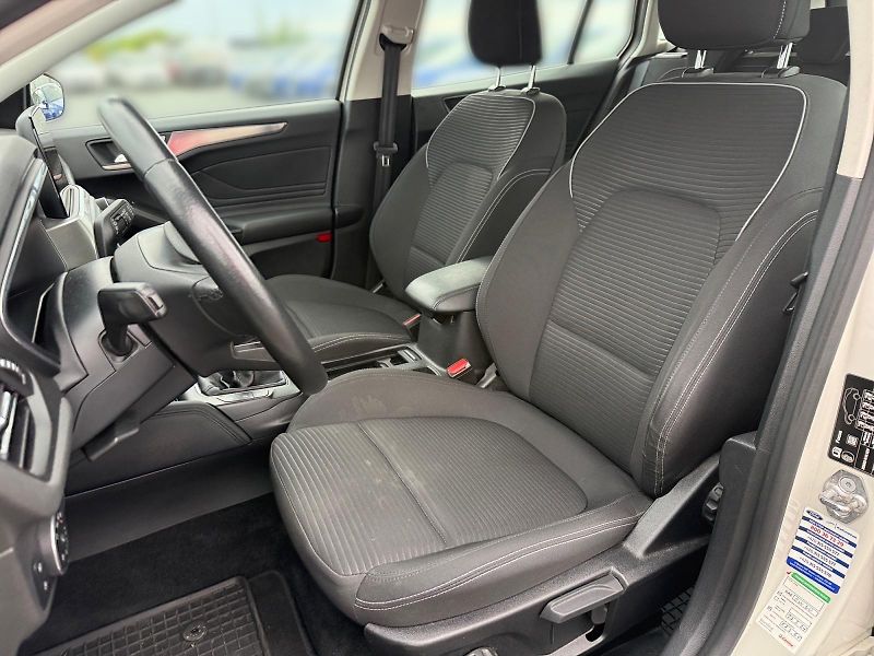 Ford Focus (2021) TITANIUM 1.5EBL 88kW CZ DPH - fotka 7 z 11