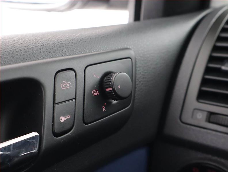 Mercedes-Benz CLA (2020) 200 - fotka 16 z 16