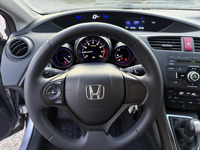 Honda Civic 1.3i-VTEC 73kW ČR - fotka 13 z 17