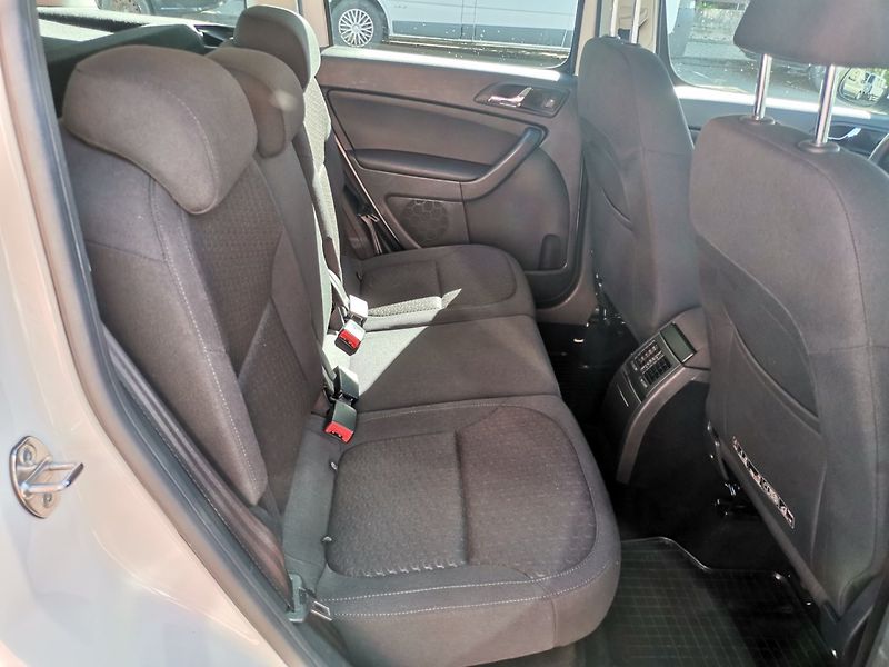 Škoda Yeti (2014) 2.0TDi 103kw DSG 4x4 Elegance - fotka 17 z 27