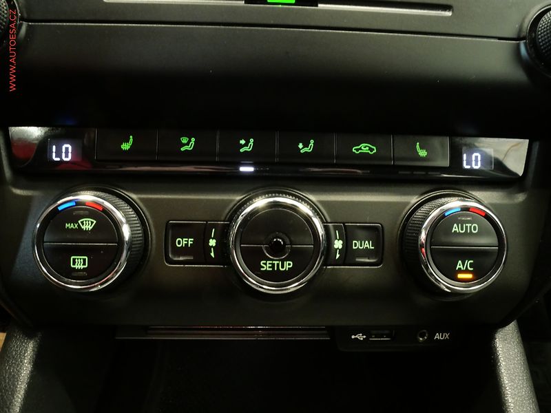 Škoda Octavia (2014) 1.6 TDI, ČR, servis.kniha - fotka 17 z 21