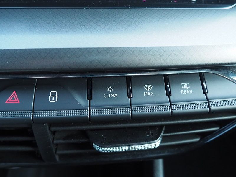 Škoda Octavia (2021) 2.0 TDI, Ambition, Navi - fotka 33 z 39