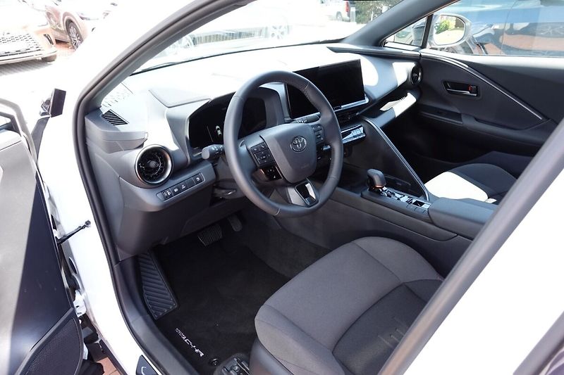 Toyota C-HR 2,0 PHEV Plug-in Style - fotka 11 z 33