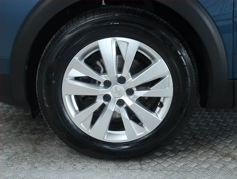 Peugeot 3008 (2021) 1.2 PureTech, Serv.kniha - fotka 15 z 16